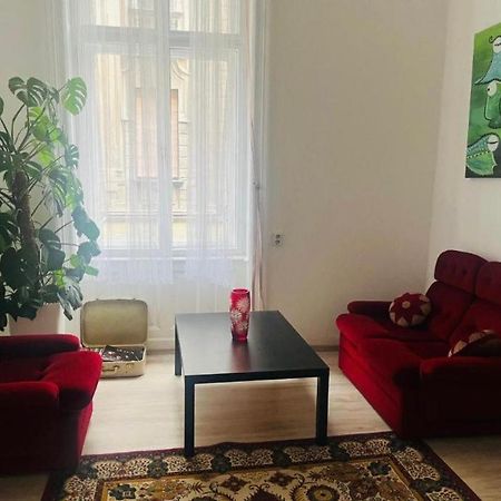 Doxie Rooms And Beds Budapest Eksteriør bilde
