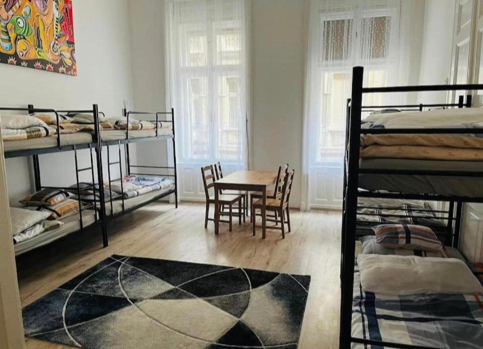 Doxie Rooms And Beds Budapest Eksteriør bilde